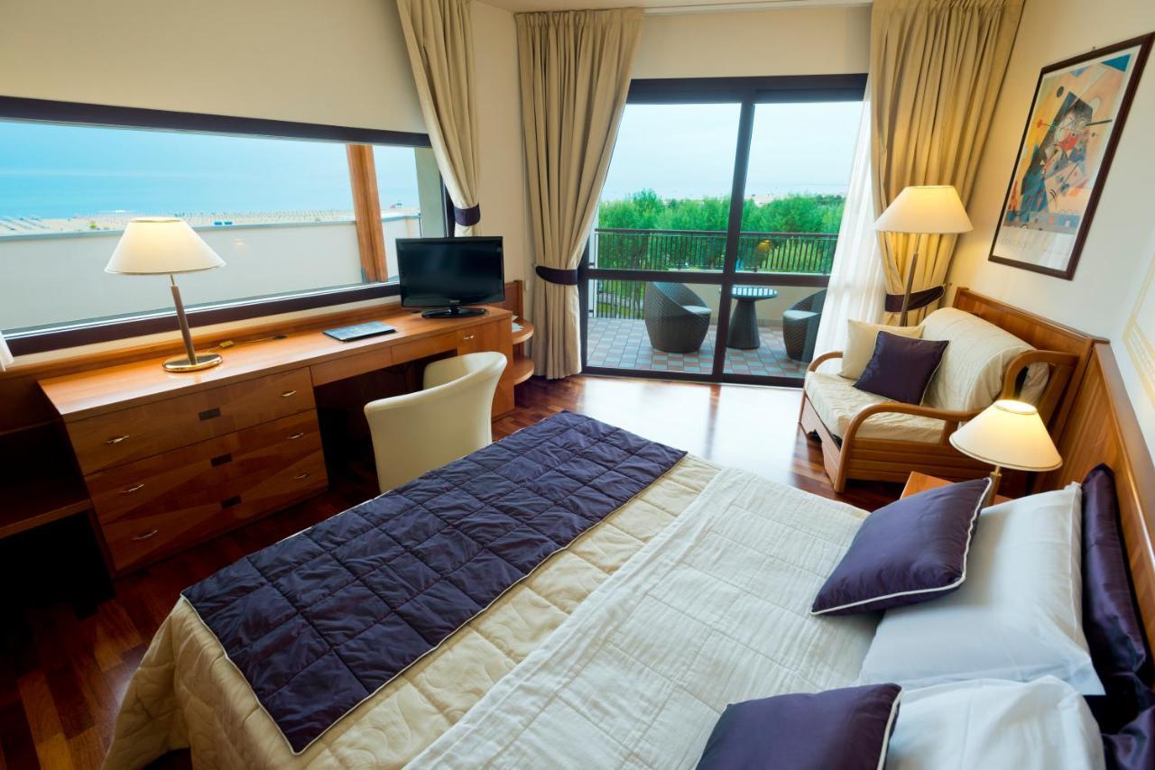 萨伏伊海滩温泉水疗酒店 比比翁 外观 照片 A room at the hotel