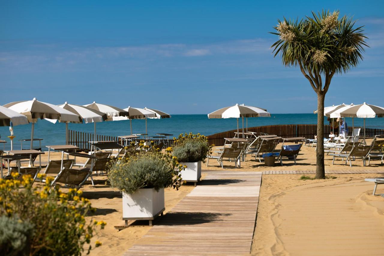 萨伏伊海滩温泉水疗酒店 比比翁 外观 照片 The beach at Port-Camargue