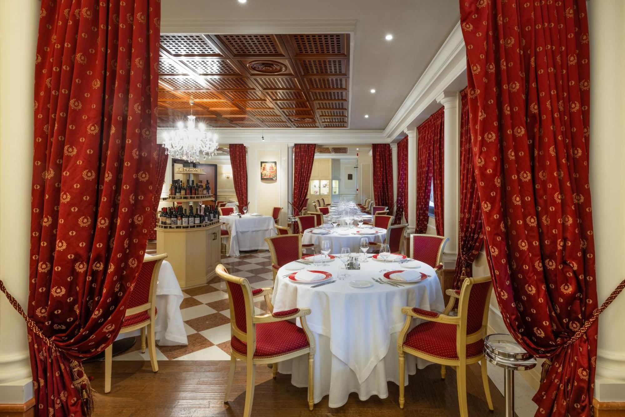 萨伏伊海滩温泉水疗酒店 比比翁 外观 照片 Restaurant in the hotel