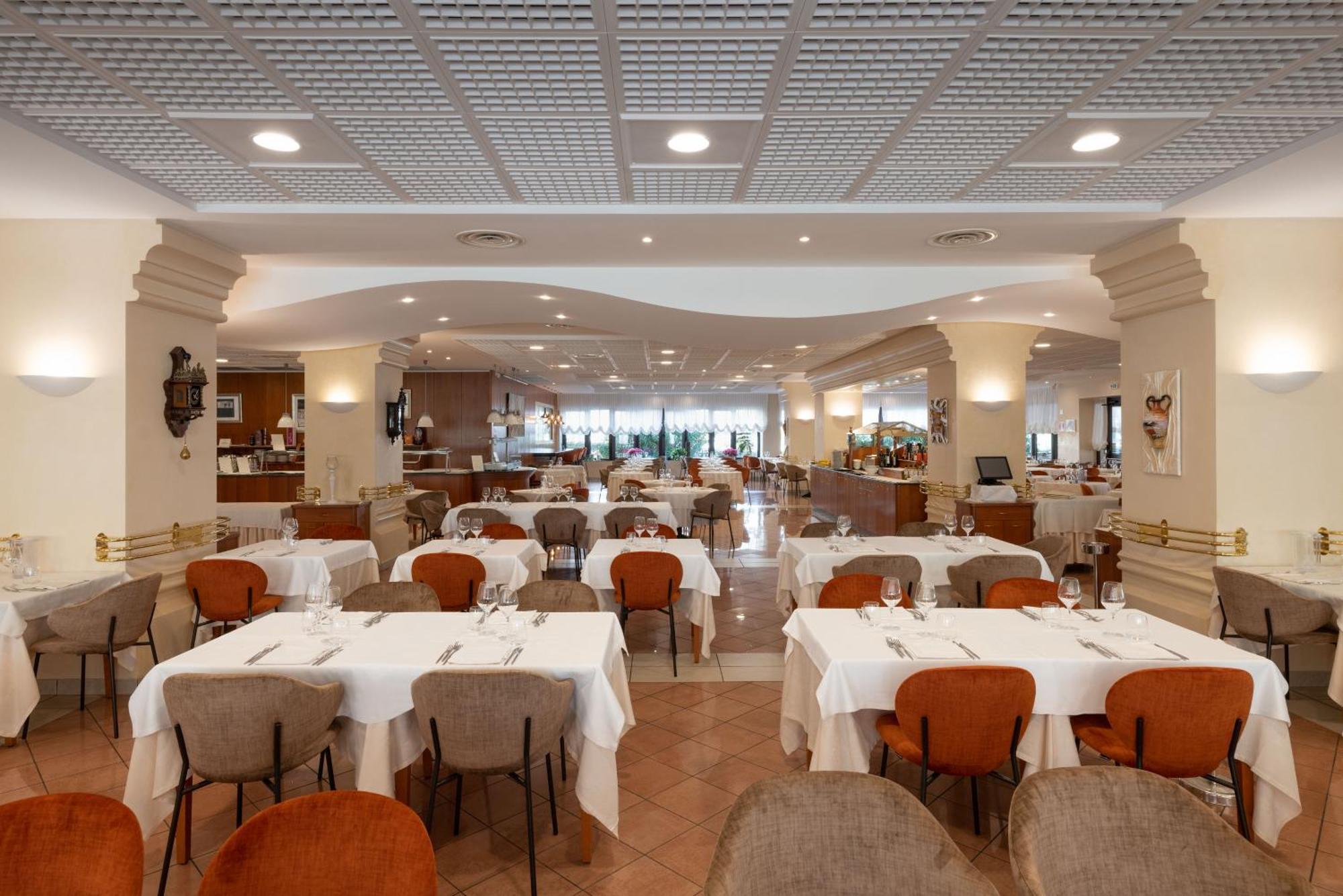 萨伏伊海滩温泉水疗酒店 比比翁 外观 照片 The dining room