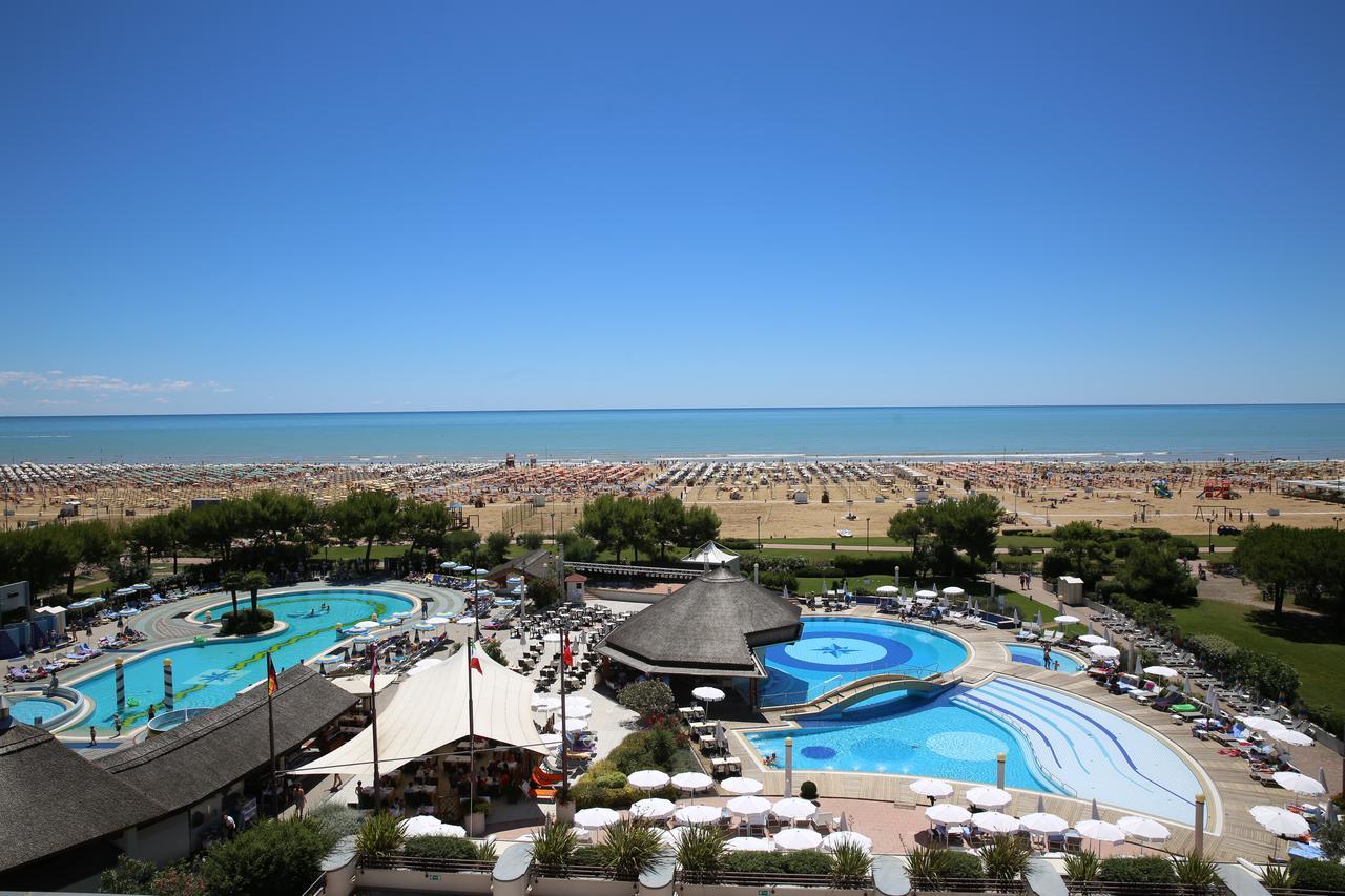 萨伏伊海滩温泉水疗酒店 比比翁 外观 照片 The beach of Bibione