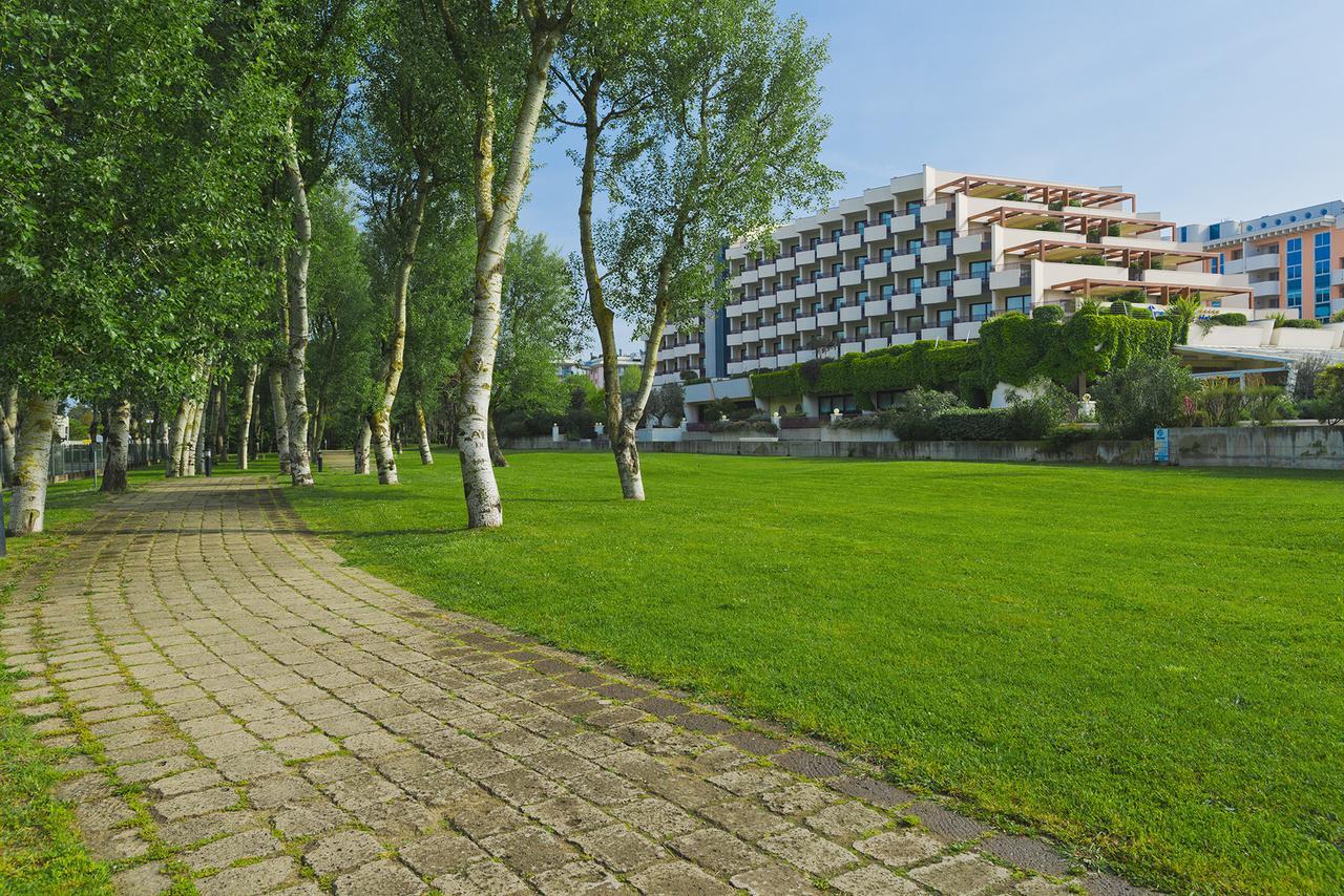 萨伏伊海滩温泉水疗酒店 比比翁 外观 照片 The campus